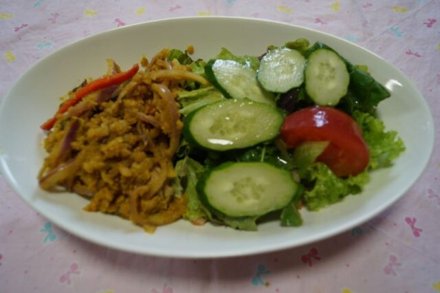 チキンとレンズ豆のエスニックマリネ