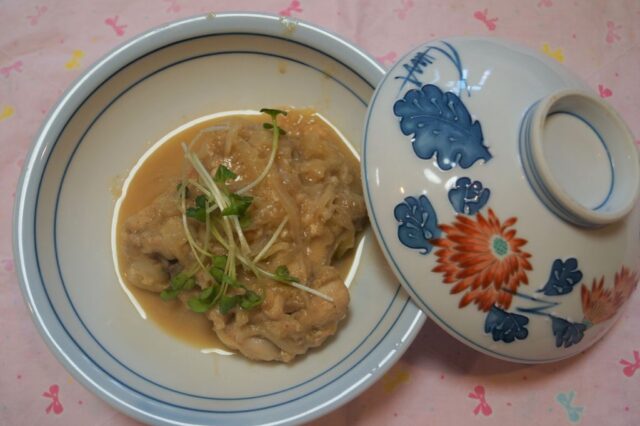 手羽元と玉ねぎのごま味噌煮