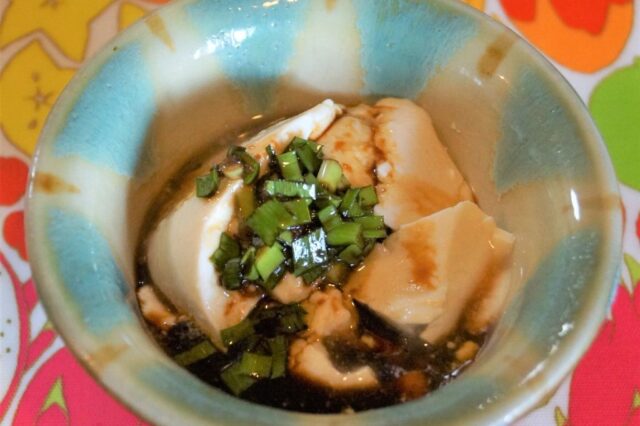 おぼろ豆腐のニラ生姜ダレ