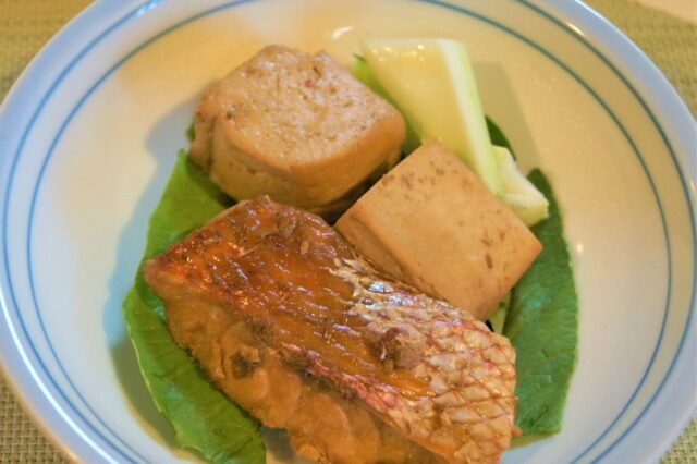 魚の煮つけ 豆腐・青菜添え