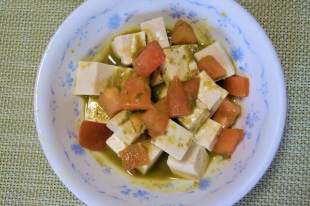 豆腐のバルサミコドレッシングサラダ