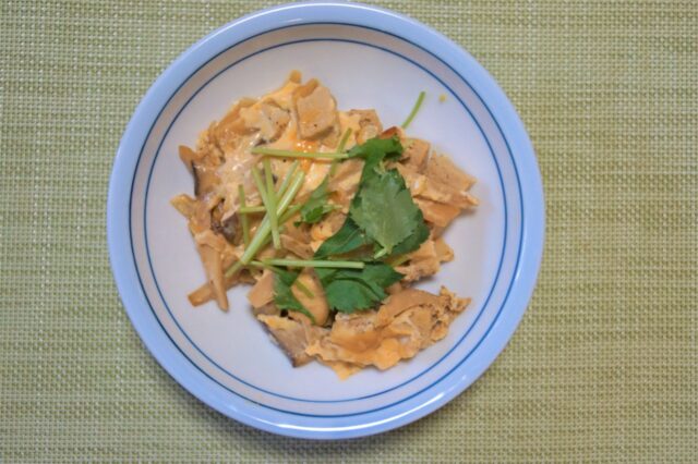 凍り豆腐の親子丼風