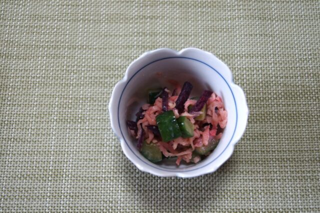 切干大根とビーツのライタ風