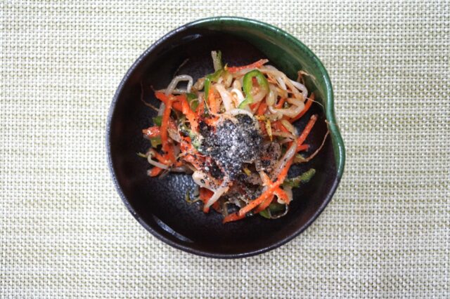 刻み昆布ともやしの味噌ナムル