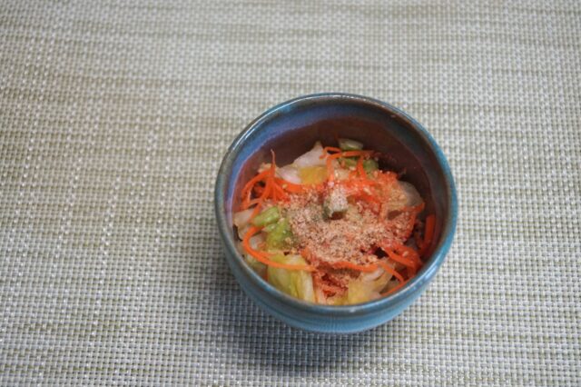 キャベツの塩麴和え