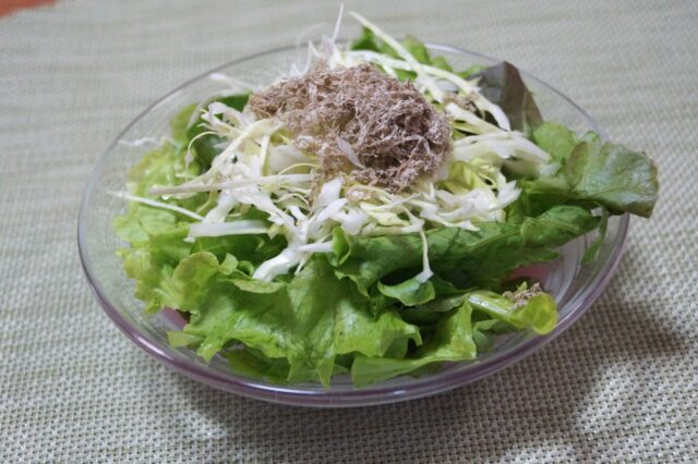 キャベツのとろろ昆布サラダ