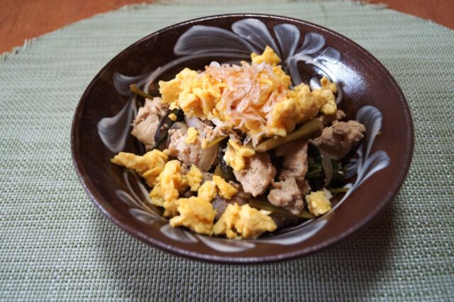 豆腐とエンサイの卵炒め(桜エビ入り)