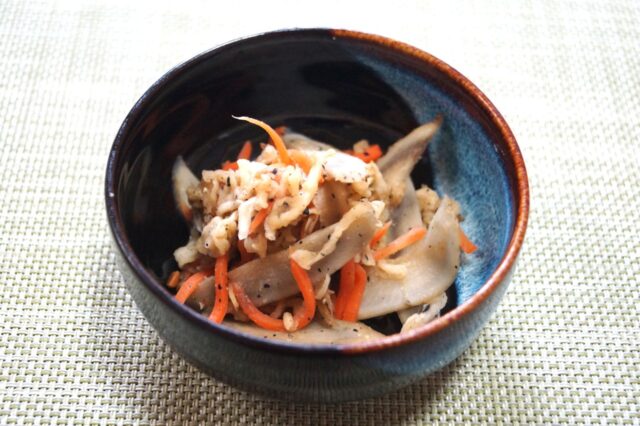 切干大根とごぼうのゴマ味噌和え