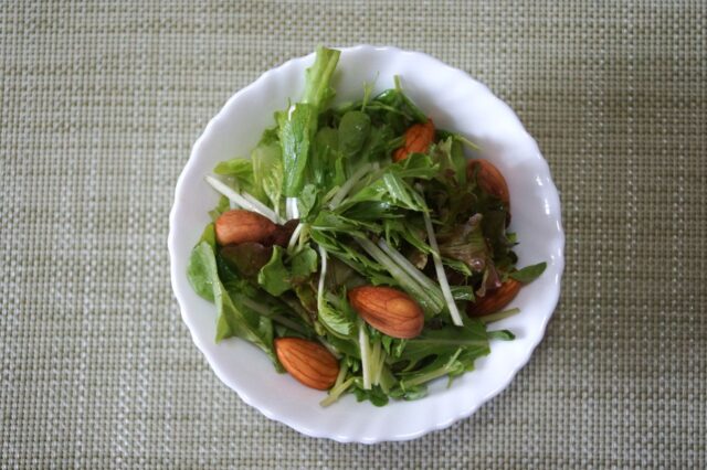 野菜サラダ(豆乳しそドレッシング)