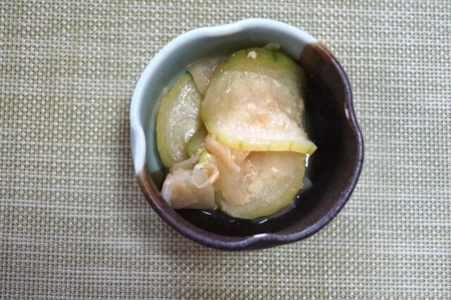 ヘチマとモーイのゴマ味噌和え