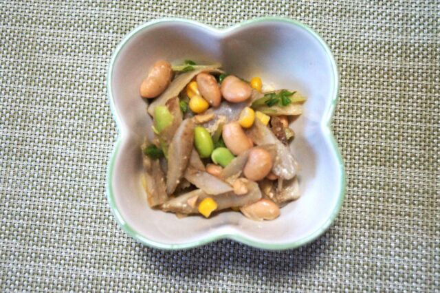 ゴボウと豆の味噌マヨ和え