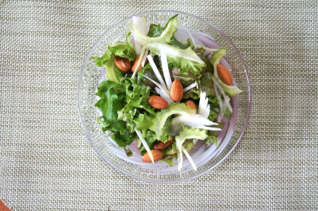 野菜サラダ(生姜ゴマドレッシング)