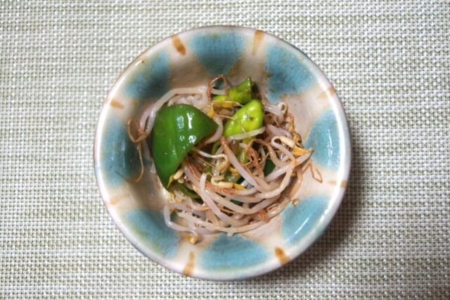もやしとししとうのじゃこ炒め