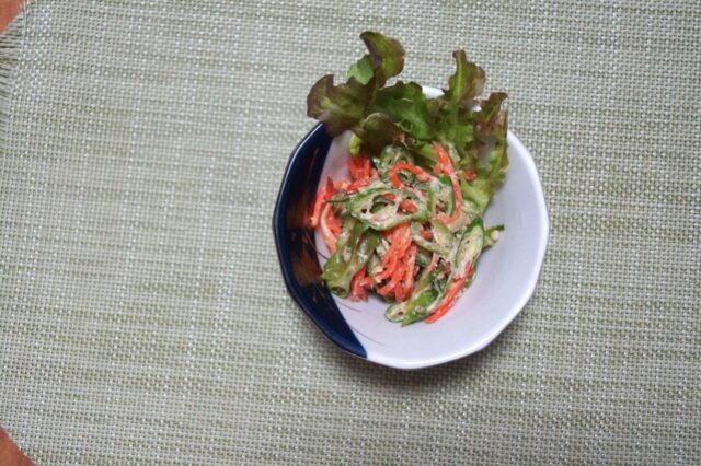 うりずん豆とオクラのごまマヨ和え