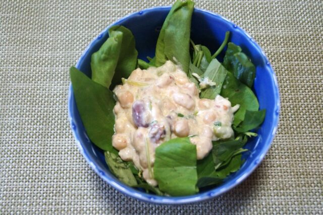 高きびと豆と豆苗の梅マヨサラダ