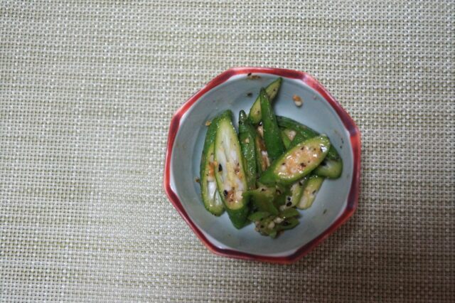 うりずん豆とオクラのゴマ味噌和え