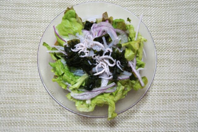 水菜と海藻のサラダ 和風レモンドレッシング
