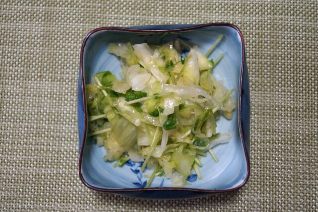 キャベツの塩麴レモン和え