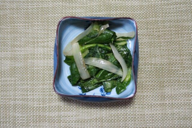 つるむらさきのニンニク炒め