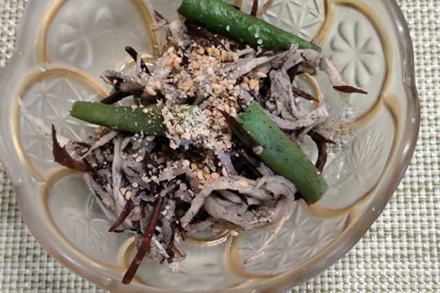 切干大根といんげんのゴマ味噌和え