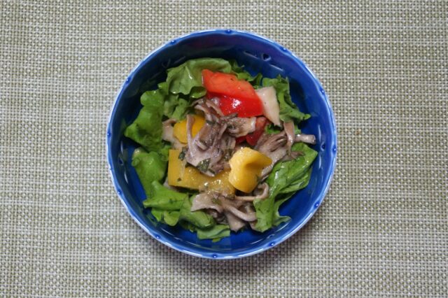 きのことパプリカのバジルマリネ