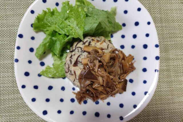 米ぬか入り豆腐バーグ きのこソース