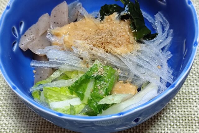 白菜と海藻の酢味噌かけ
