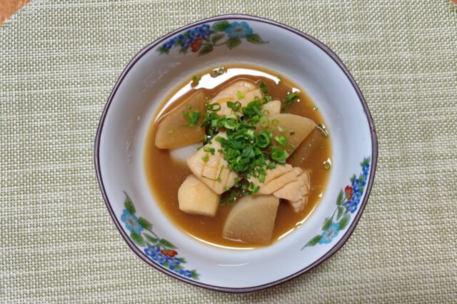 里芋と大根とイカの煮物