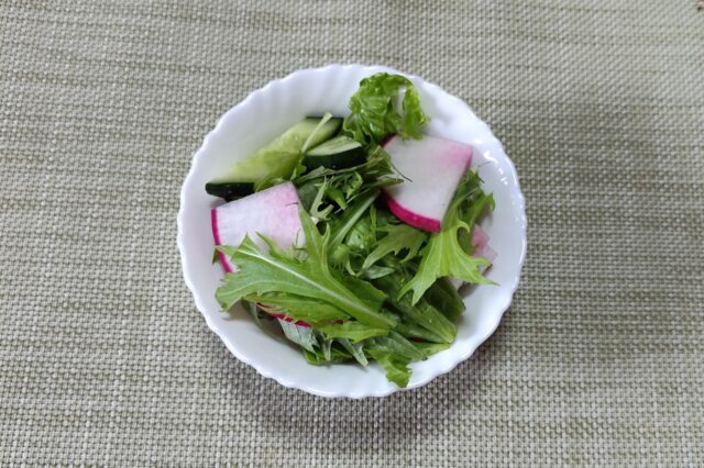野菜サラダ しそゴマドレッシング