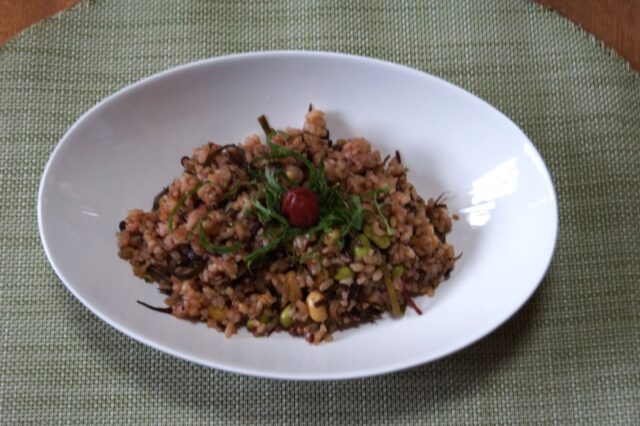 ひじきと豆の梅風味混ぜご飯