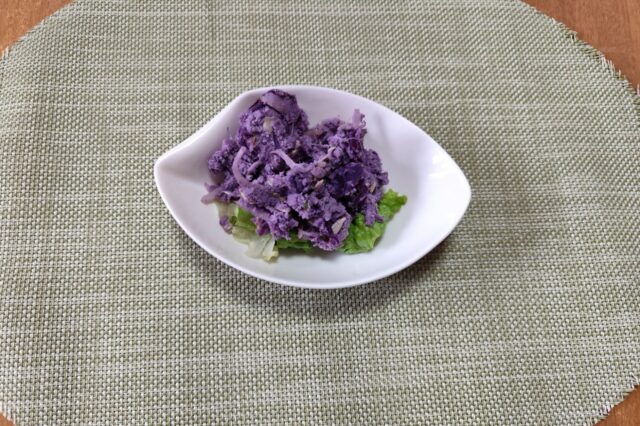 おからと芋とナッツのサラダ