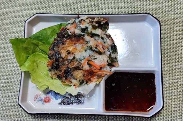 桜エビとワカメの大根餅