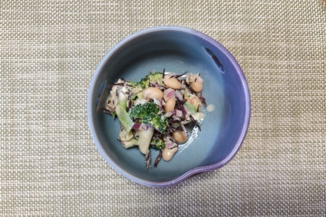 ブロッコリーとひじきと豆の味噌マヨ和え