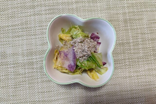 キャベツのとろろ昆布和え