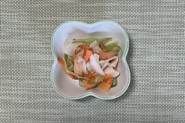 セロリと人参の玉ねぎ麹ナムル