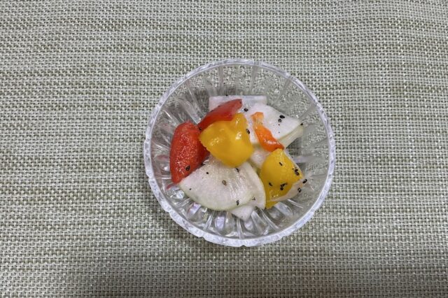 かぶとパプリカの塩麴和え