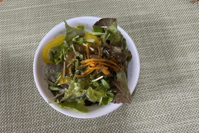 野菜サラダ《黒ゴマドレ》