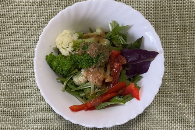 水菜とブロッコリーのサラダ《豆乳ゴマわさびドレ》