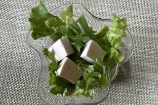 豆腐サラダ《生姜ごまドレ》