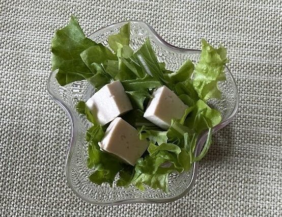 豆腐サラダ《生姜ごまドレ》