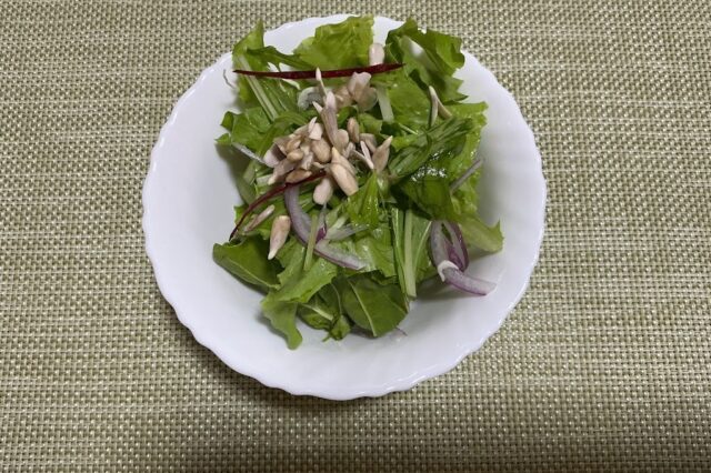 じゃこ入り水菜サラダ《ピリ辛醤油ドレ》