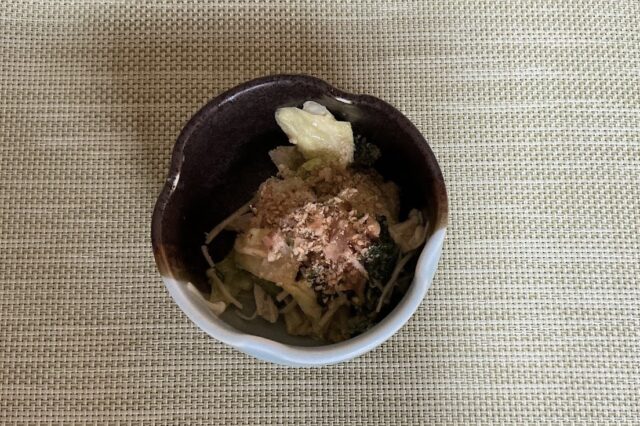 キャベツとえのきの胡麻味噌和え