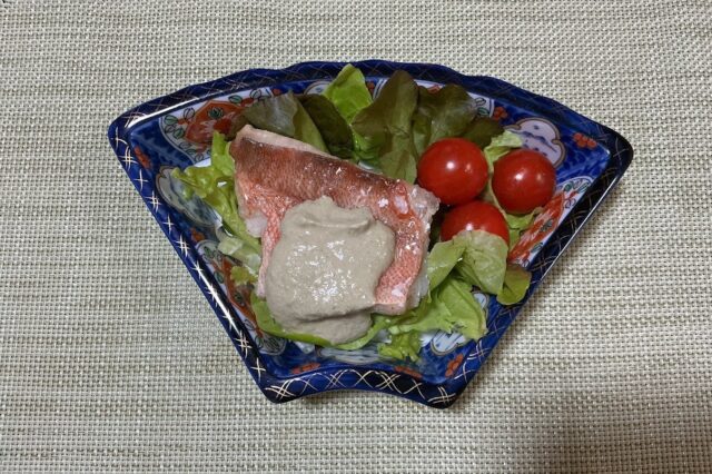 蒸し魚のバジルソース