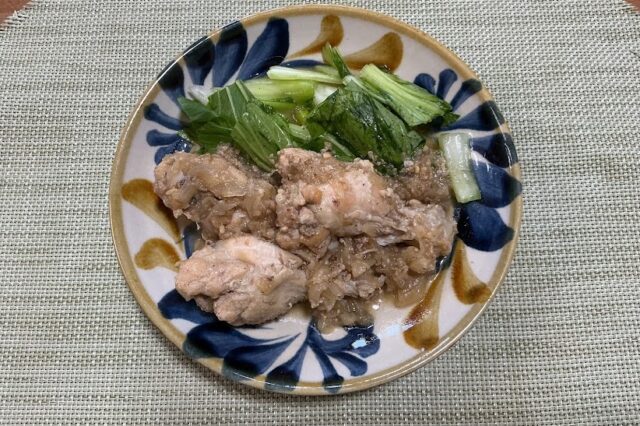 鶏と玉ねぎの胡麻味噌煮