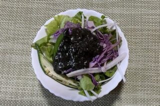 野菜サラダ《ピリ辛ゴマ味噌ドレ》