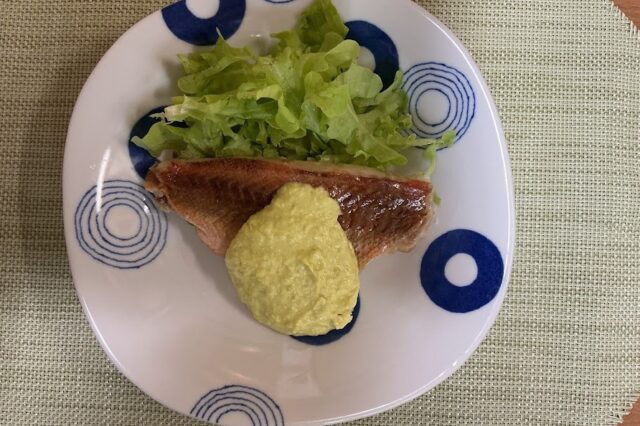 蒸し魚の枝豆コーンソース
