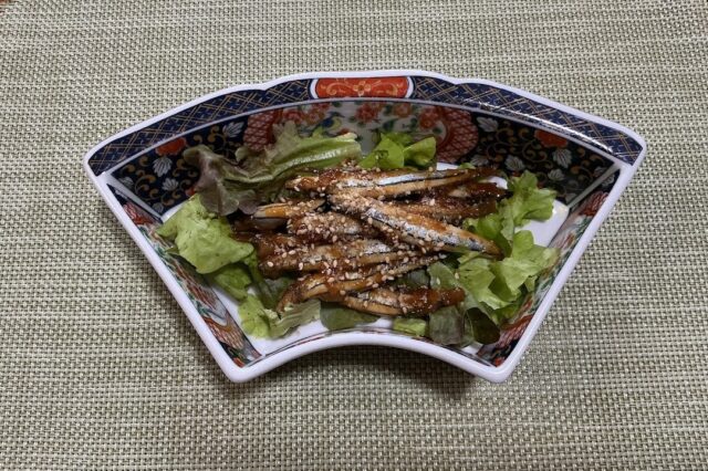小魚の甘辛蒸し焼き