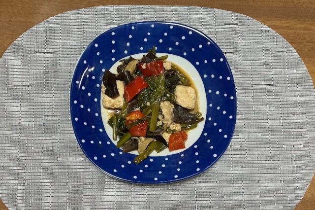 豆腐と空芯菜の甘辛炒め