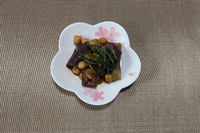 蒸しナスとひよ豆のバルサミコ絡め