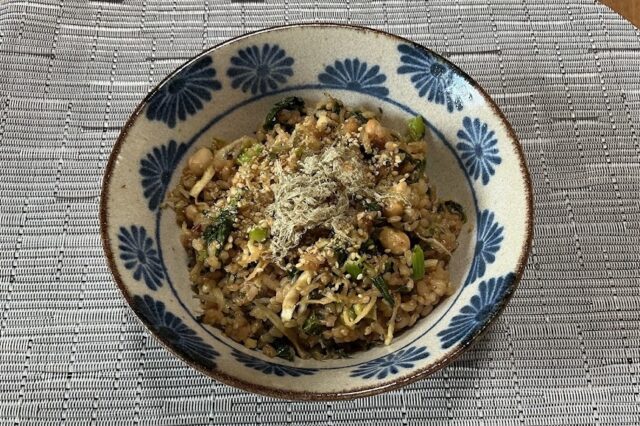切干大根と青菜といかなごの混ぜご飯